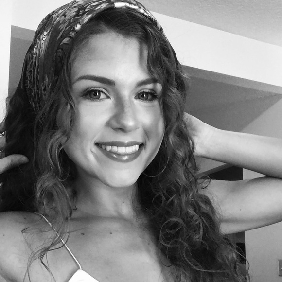 Meet your Posher, Ashly - Picture 1 of 1